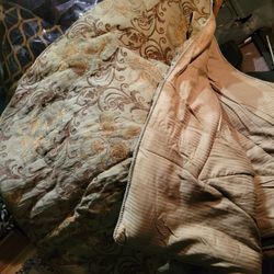 Queen Comforter & Pillow Shams