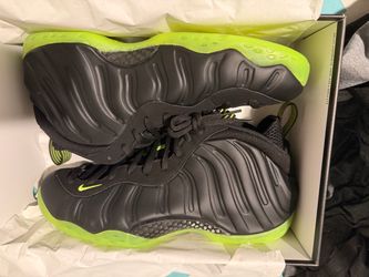 Brand new Size 10.5 Nike foamposite volt