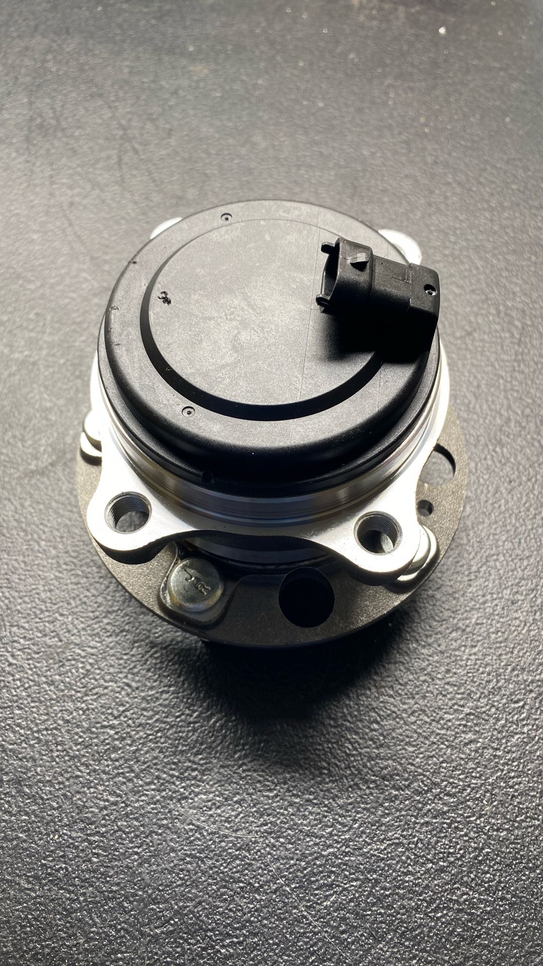 FWD Rear Wheel Bearing and Hubs Set for 2016 - 2020 Hyundai Palisade Kia Sorento