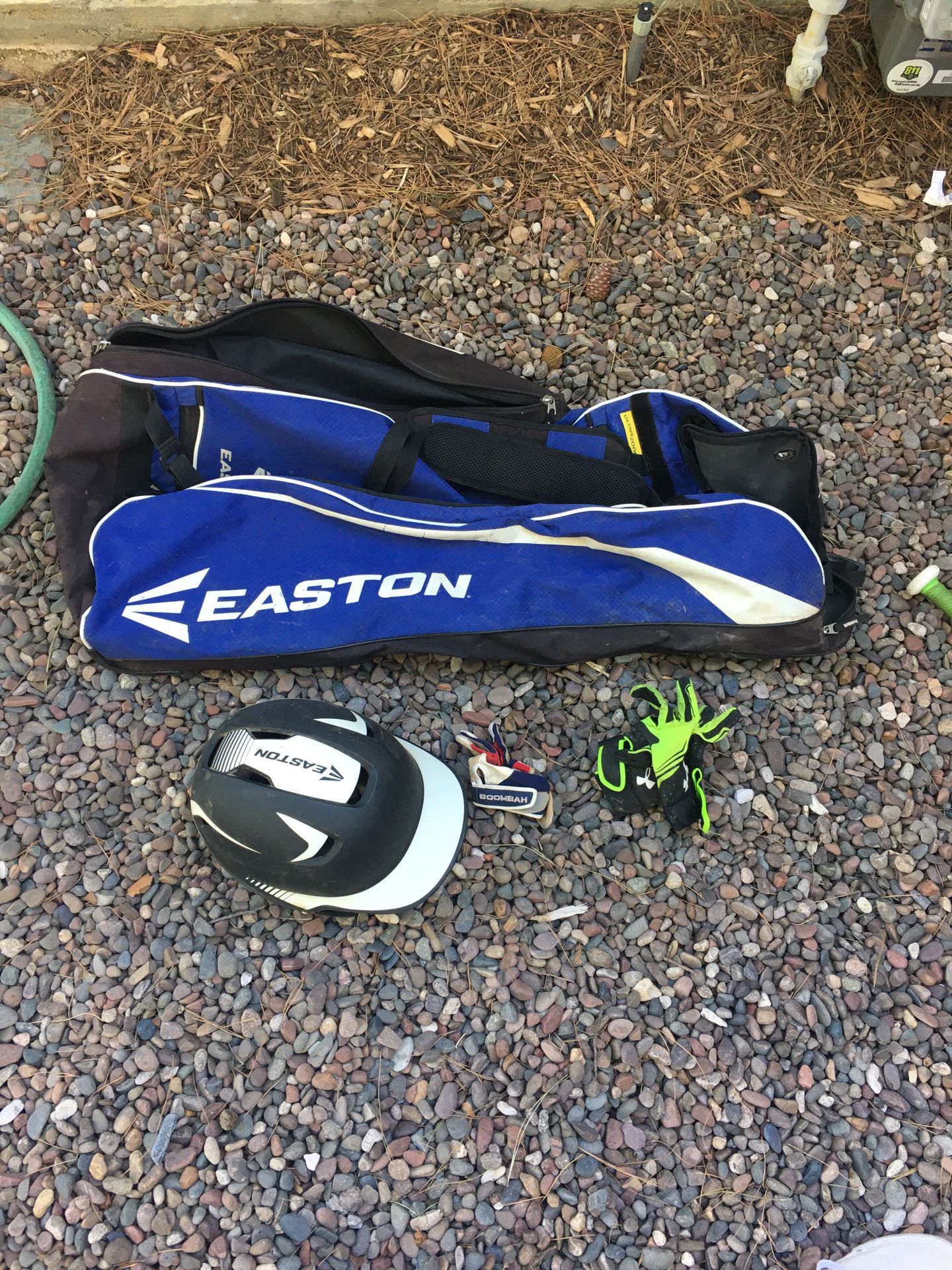 Base ball bag and gear