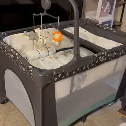 Bassinet/ Crib / Baby Bed 