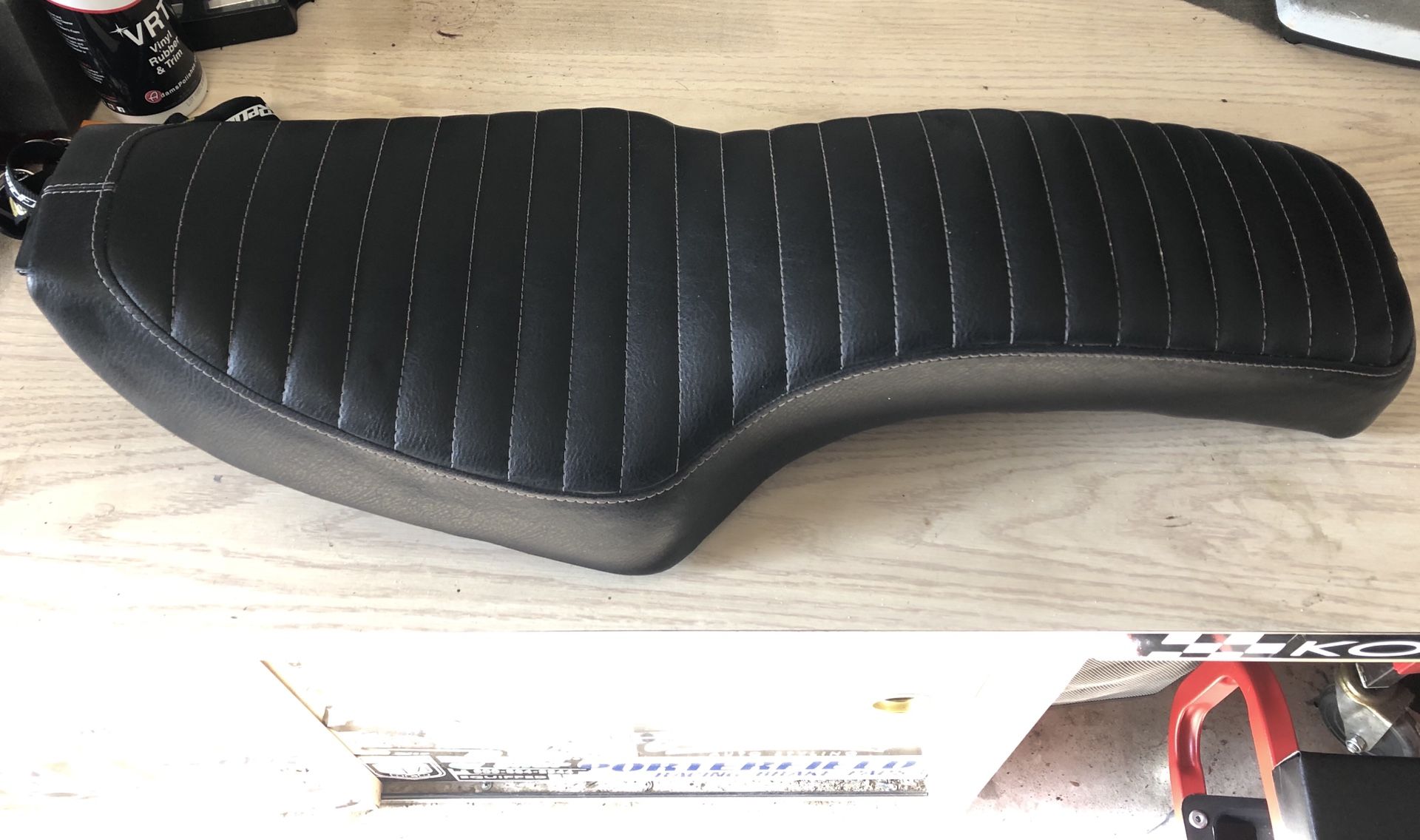 Biltwell HB SEAT - BLACK TUCK N' ROLL