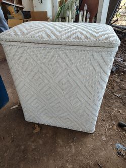 Wicker hamper