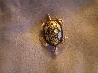 Gold Inlay Turtle Broach
