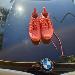 Women Size 8 Nike Tennis Shoes