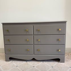 Taupe Solid wood 6 drawer dresser