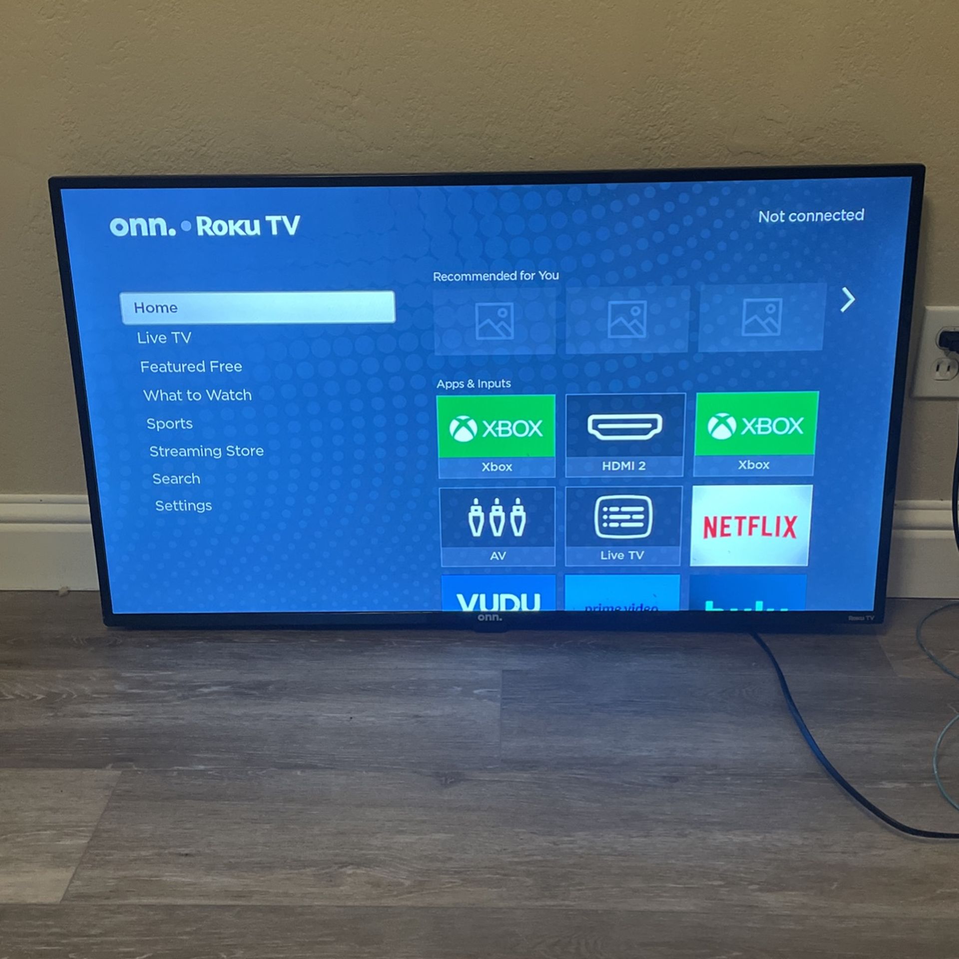 onn. Roku SMART TV 43 Inches.