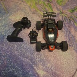 Rc Car With Batts And Charger.