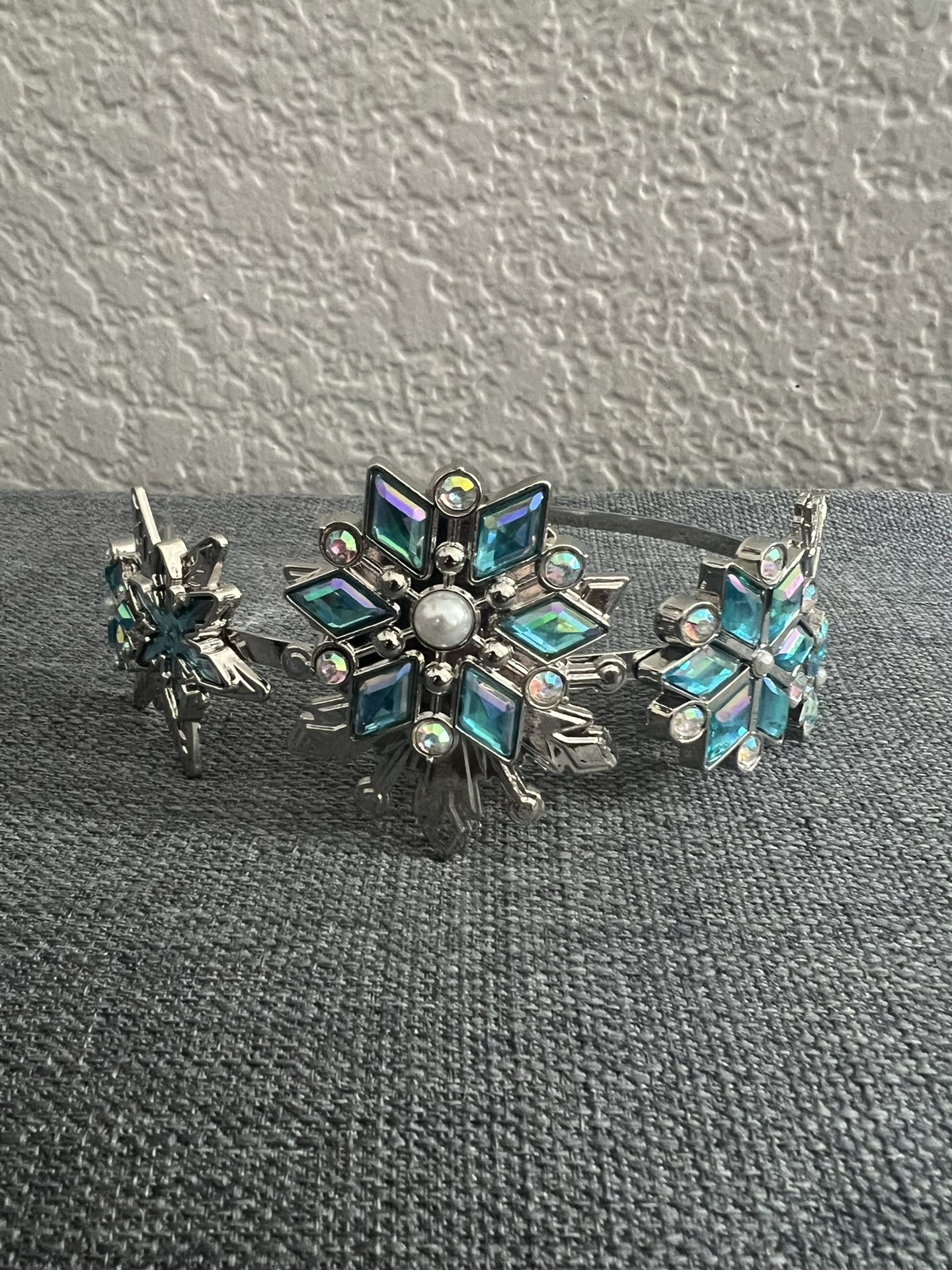 Limited Edition Disney Frozen Elsa Snowflake Headband Tiara Crown