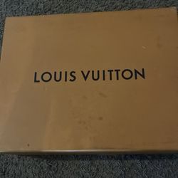 Box in good condition  size 9