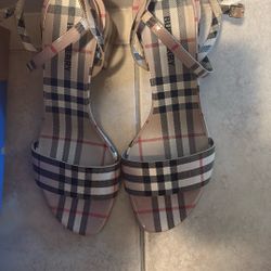 Burberry Heel 