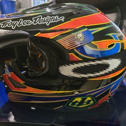 TROY LEE DESIGNS MOTORCYCLE HELMET