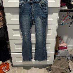 Shein fitted jean with Flare. Medium Petite