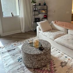 Coffe Table (PICK UP OCT 7-9TH ONLY)