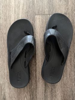 Flojos sandals