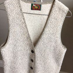 Ladies Fleece Vest & Matching Hat