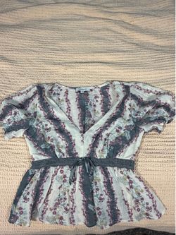 Francesca’s Women’s Blouse