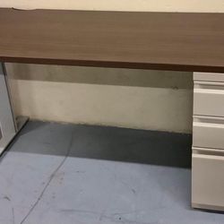 Office Desk For Sale Desk- Great Condition (Tampa)
