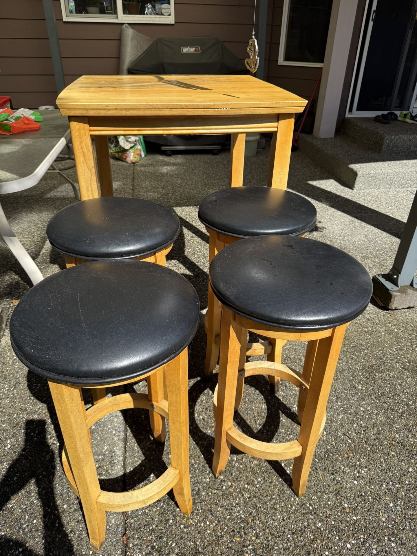 Dining Table And Chairs 