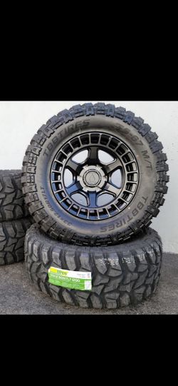 17" ARENA off-road rims w/ 33" RT tires