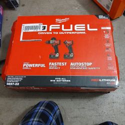 Milwaukee Drving Impact /powerful Drill Set