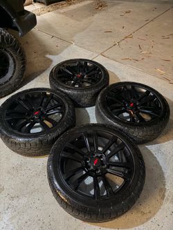 Chevy Silverado/Tahoe Black z71 Wheels 22”