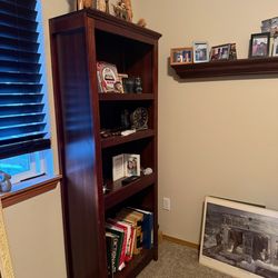 Office desk & two bookshelves
