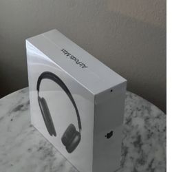 Apple AirPods Max Wireless Over-Ear Headphones, Active Noise Cancelling, Transparency Mode, Personalized Spatial Audio