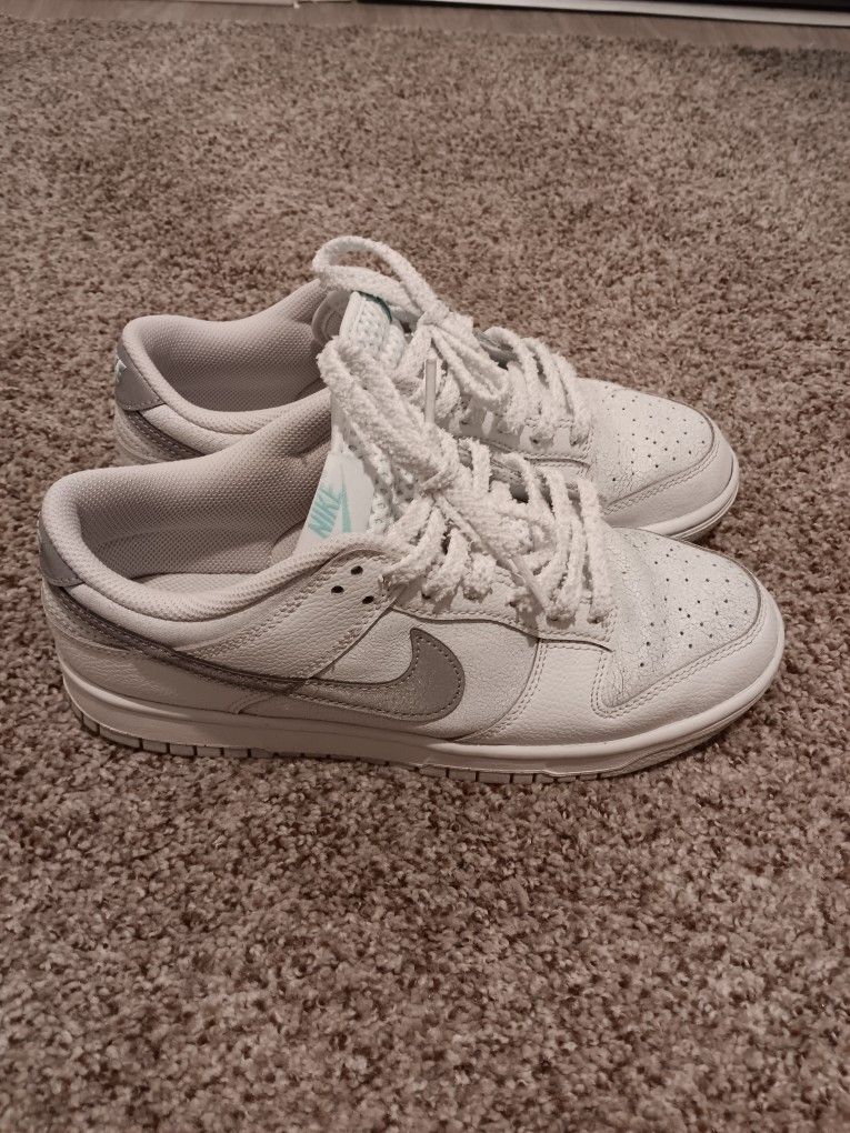 NIKE SB DUNK LOW RETRO