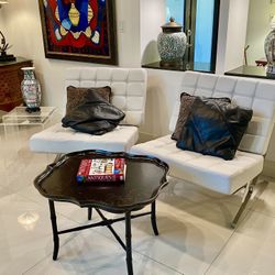 Nice Pair Of Chairs White W Chrome Base Sold As À Set 