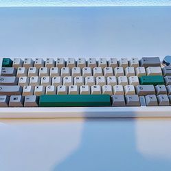 Brand New Custom Keyboard Retro Green GMK 67