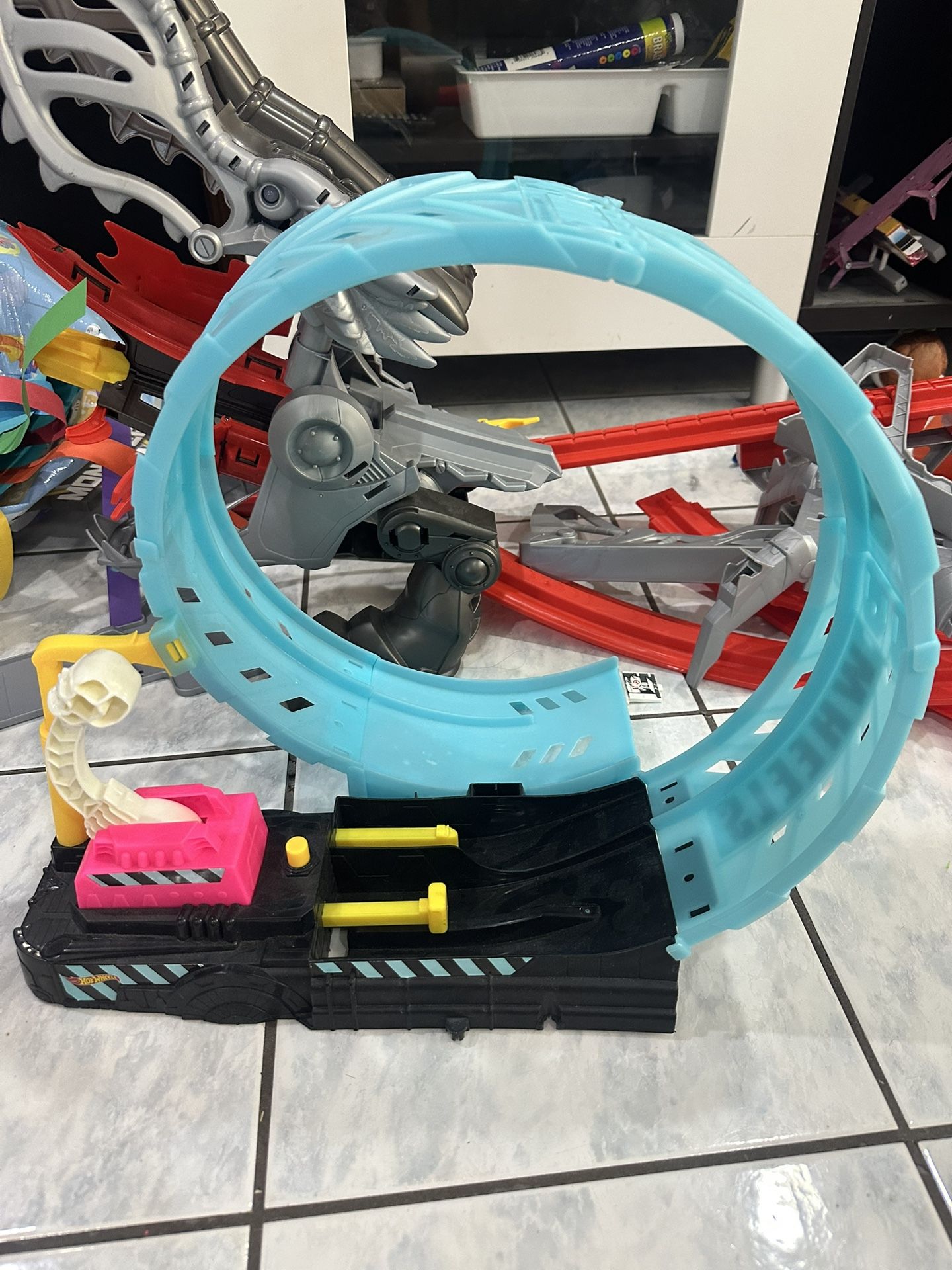Hot Wheels Monster Truck Glow In The Dark Epic Loop Challenge Playset Used