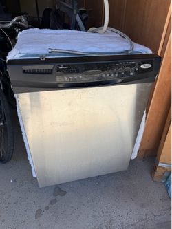 Free stainless steel dishwasher