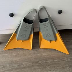 Surfing Fins 