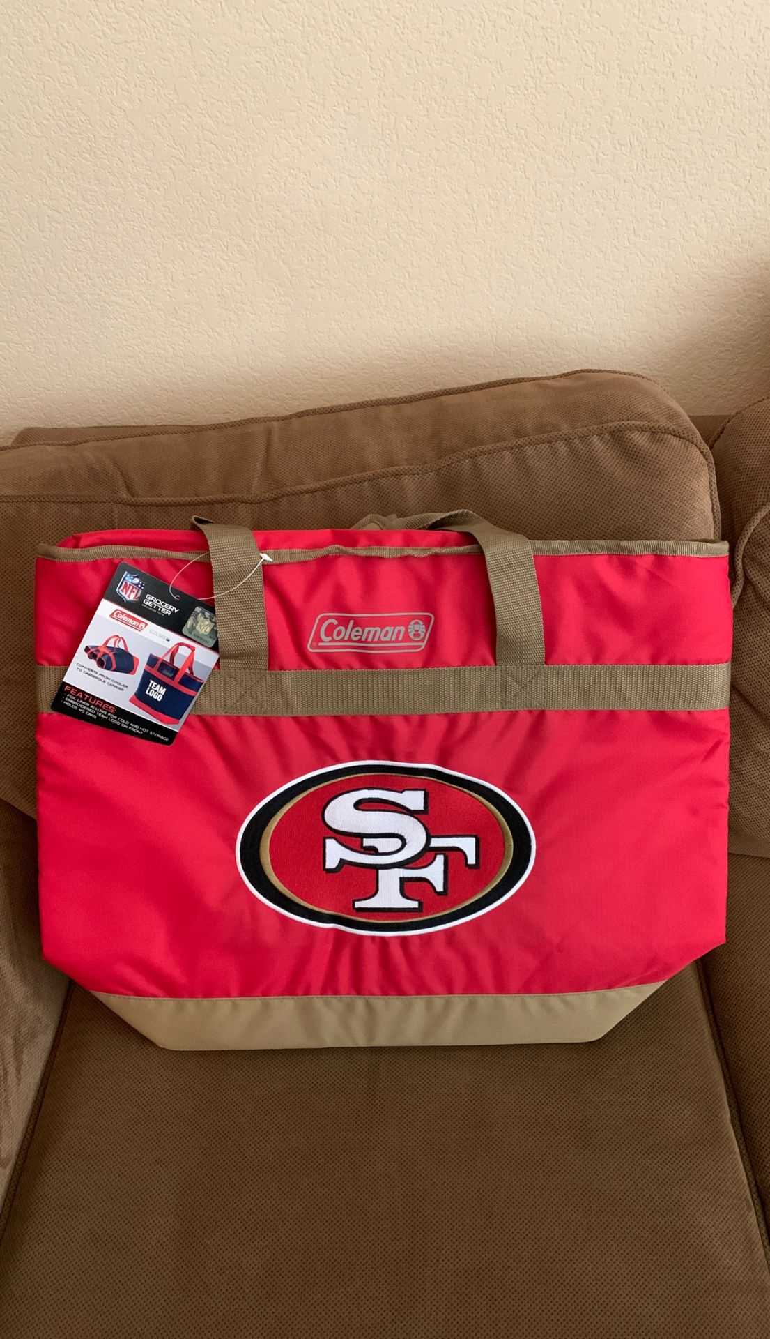 San Francisco 49ers Coleman heavy duty hot or cold cooler bag, holds 40 cans