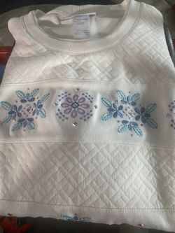 Woman’s Alfred Dunner Long SleeveTop