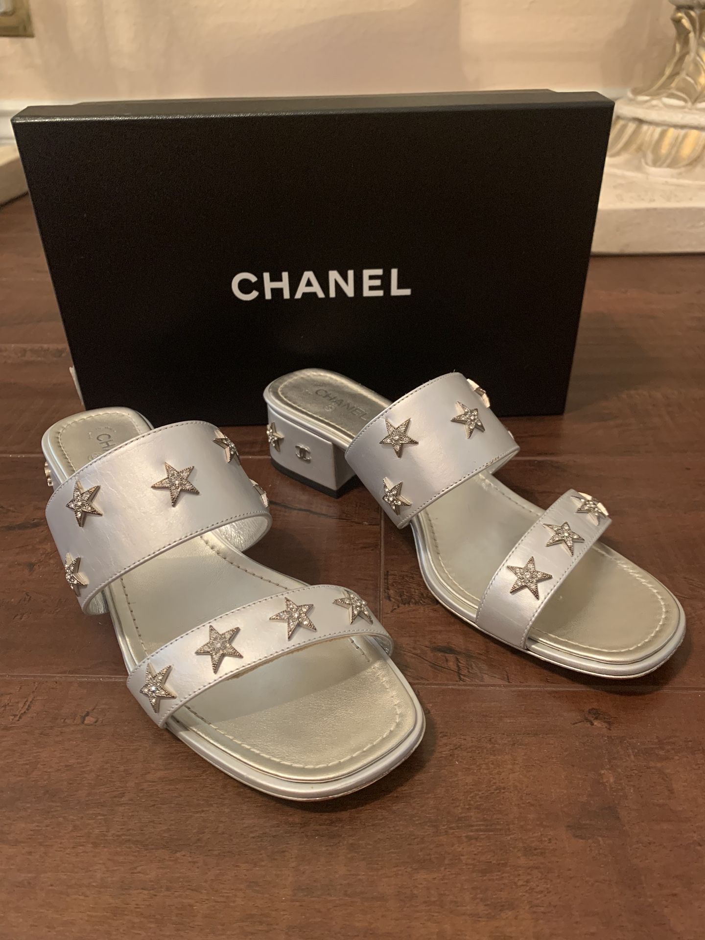 Chanel+Crystal+CC+Logo+White+Spotlight+Mule+Slide+Sandals+Size+38+EU+G40083  for sale online