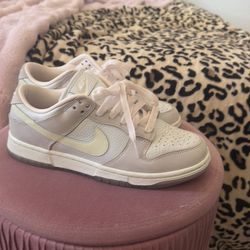 Nike dunks pink and cream velvet Laces worn once  size W8