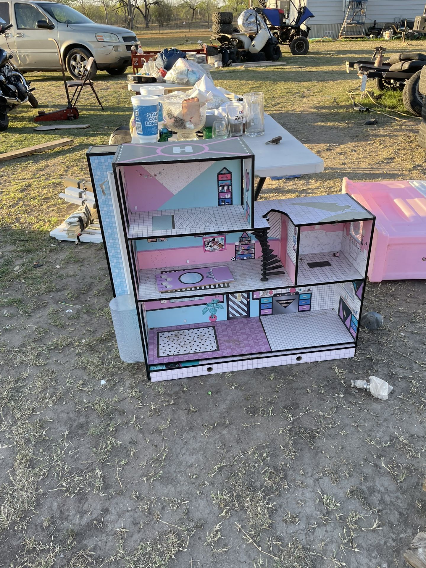 Little Girls lol Doll House