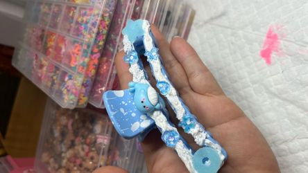 Hair clip blue