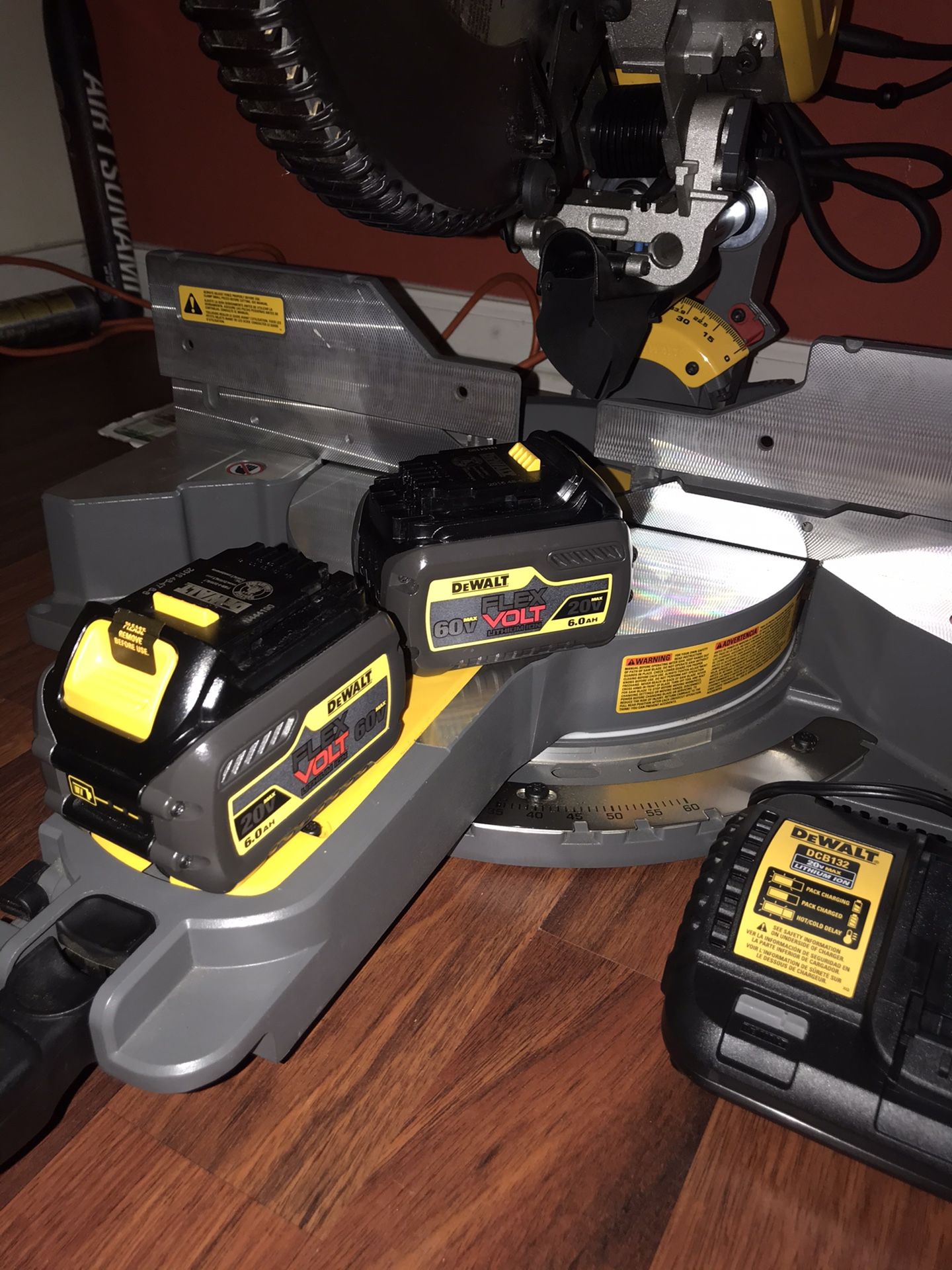 Dewalt sliding compound miter saw flexvolt