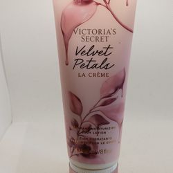 Victoria's Secret " Velvet Petals" LA CREME, Moisturizing Body Lotion, 8 fl.oz.