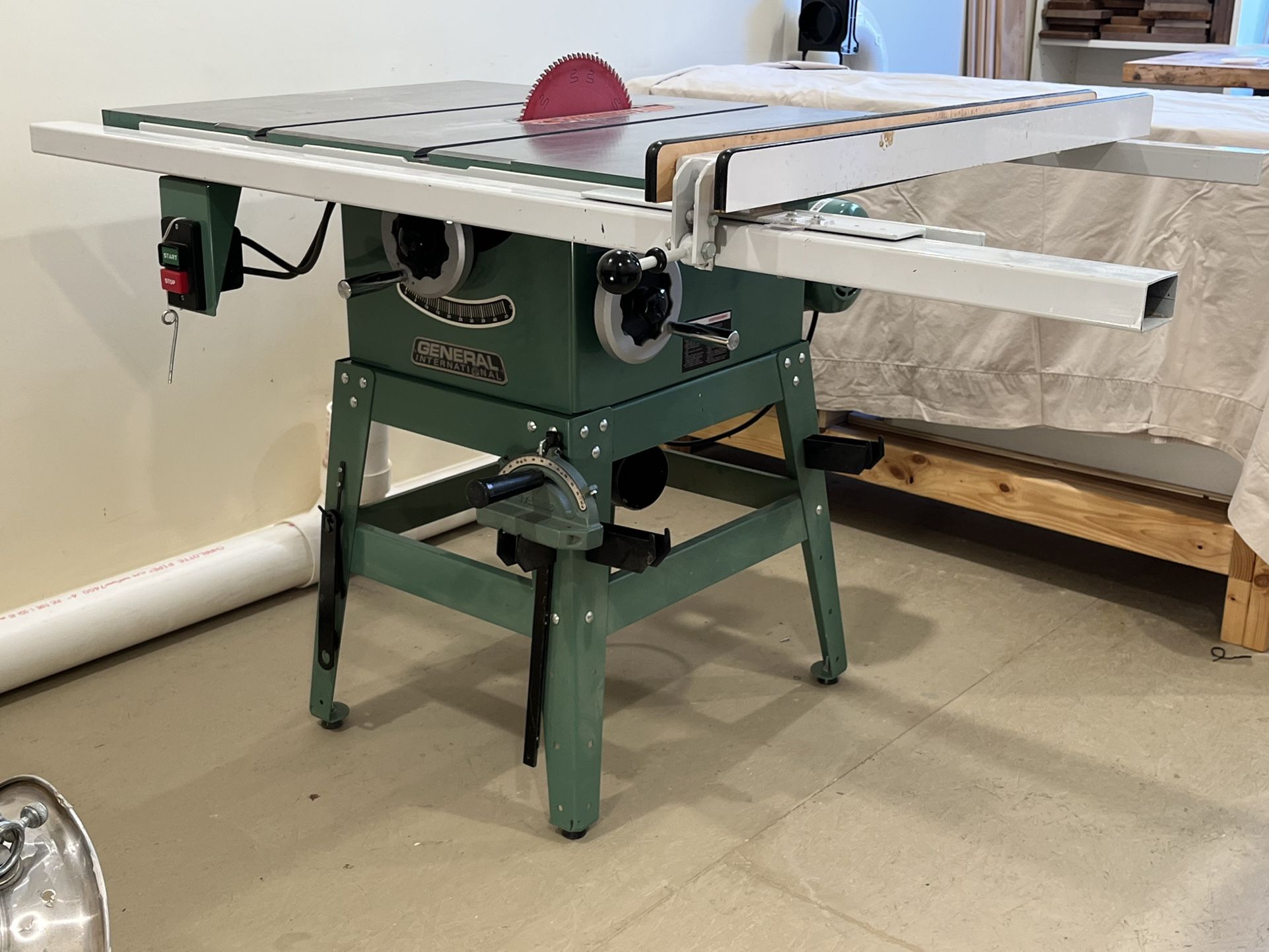 General International 10” Contractors Saw