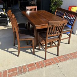 Dining Room Table And Chairs 