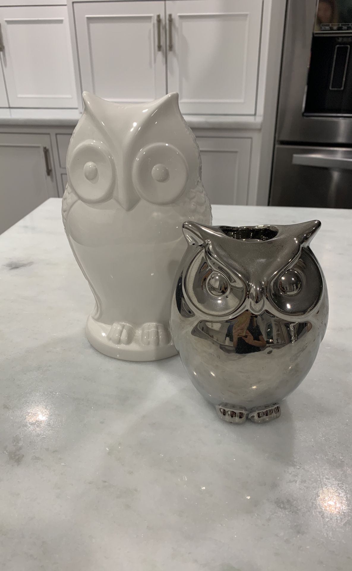 2 decorative owl