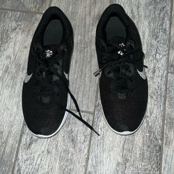 Women’s Size 10 Nikes.