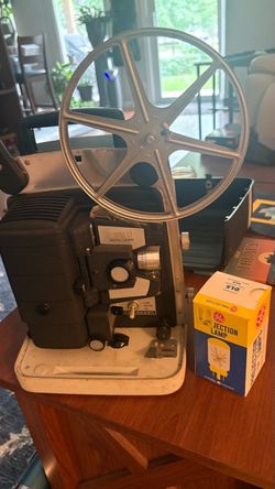 Vintage Super 8mm projector screen and editor and case