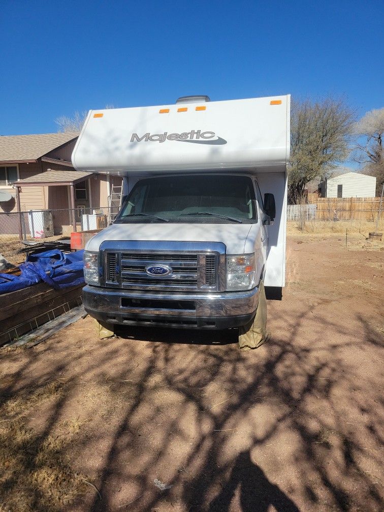 2017 Majestic 23 foot RV