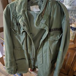 Authentic US Military Vietnam Era Men's Hooded  Field Jacket Size Med 