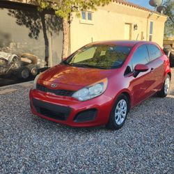 2014 Kia Rio Hatchback 4 Door